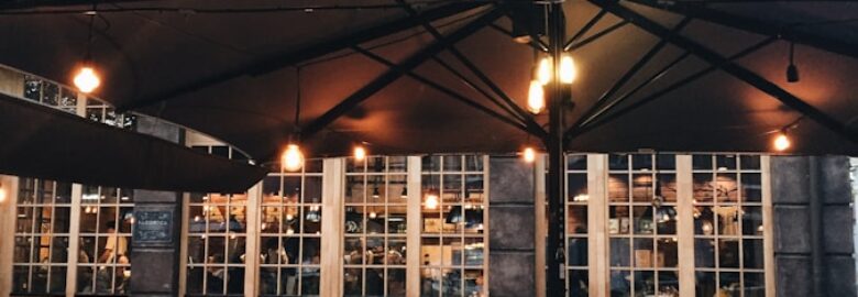Henrys Tavern: Restaurant In Wiggins, Durban 4092