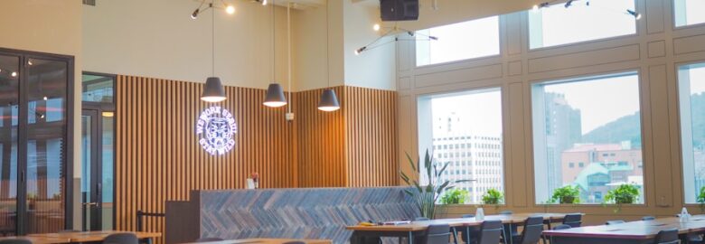 Billy G Suncoast: Restaurant In O R Tambo Parade, Durban 4056