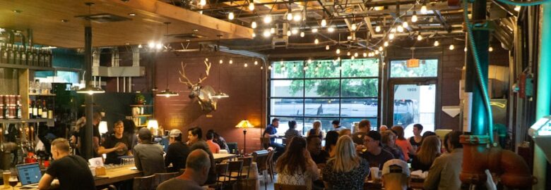 TOPAZ Restaurant and Skybar: Restaurant In Stamford Hill, Durban 4025